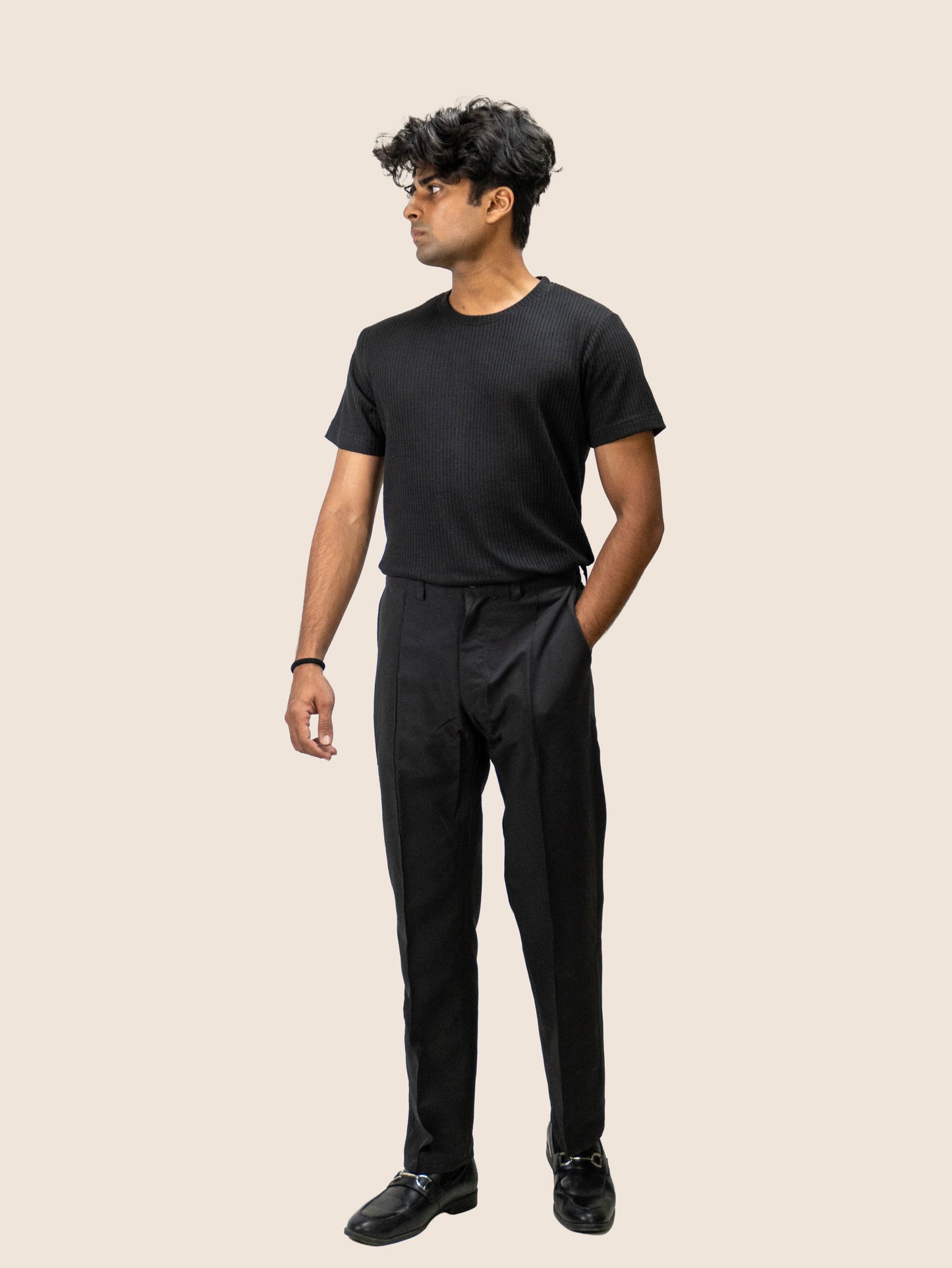 BLACK TEXTURED T-SHIRT