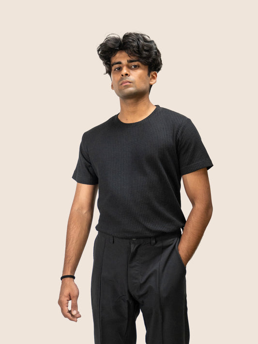 BLACK TEXTURED T-SHIRT